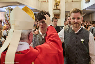 FIRMUNG in der Pfarrkirche Oberndorf mit Weihbischon Anton Leichtfried, Sa 20. Juni 2026.