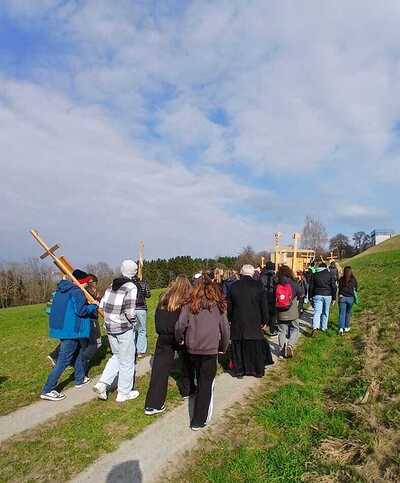 Kreuzweg der Firmlinge
