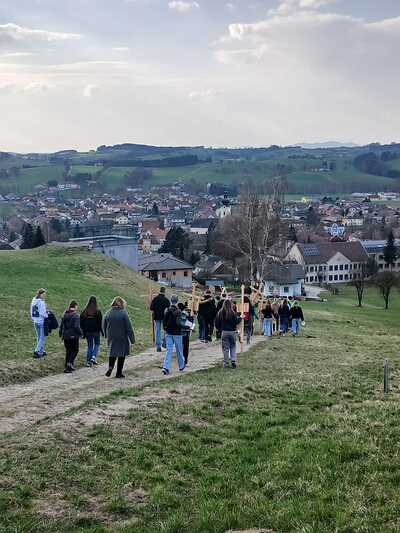 Kreuzweg der Firmlinge
